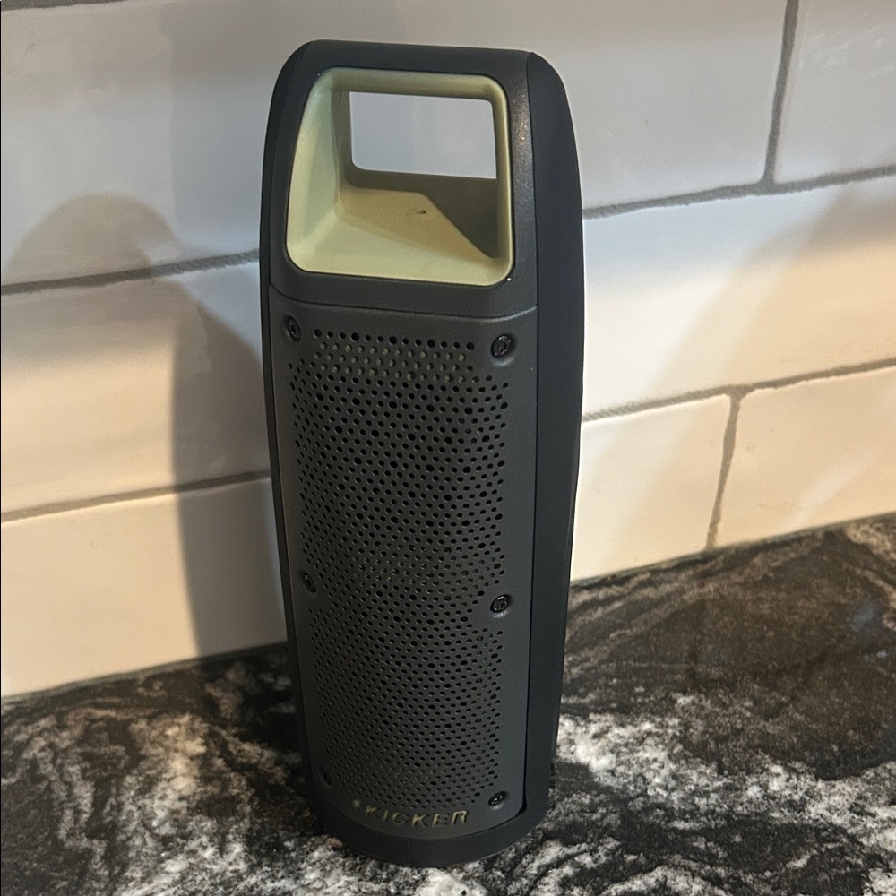 ✅ Kickers Portable Bluetooth Speaker Wireless Loud Bass Rechargeable Party Sound - Picture 5 of 11